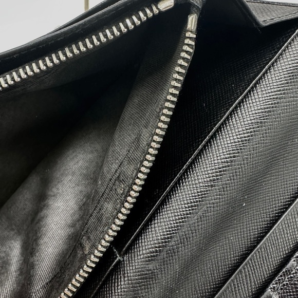AUTHENTIC Prada wallet in black. - Picture 10 of 16